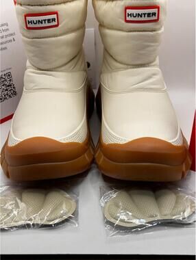 Hunter Women's Intrepid Short Snow Boots White Willow Gum New Size 10